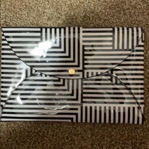 kate spade Bags - Kate Spade ♠️ Pouch kate spade Bags - Kate Spade ♠️ Pouch
